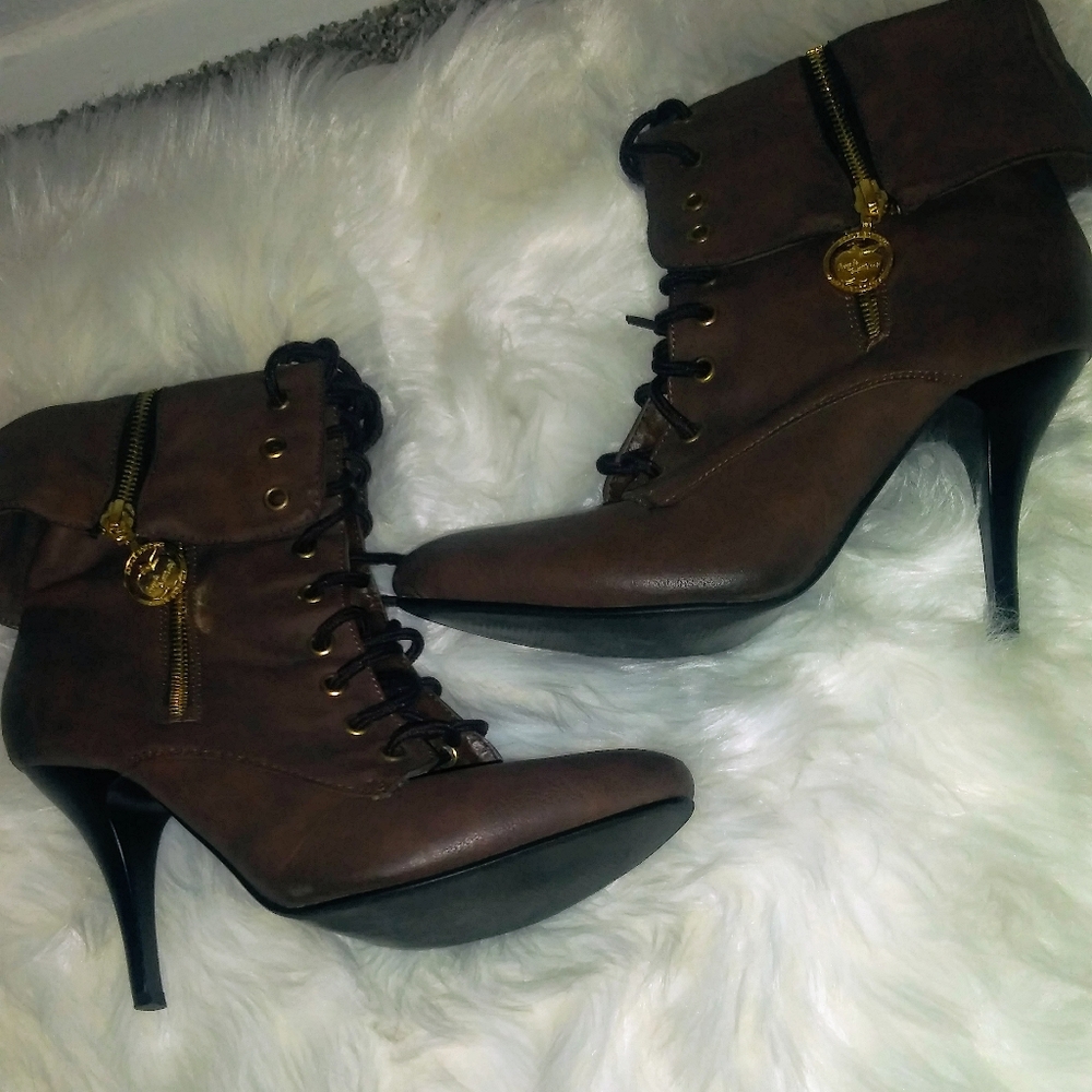 Apple bottom boots
